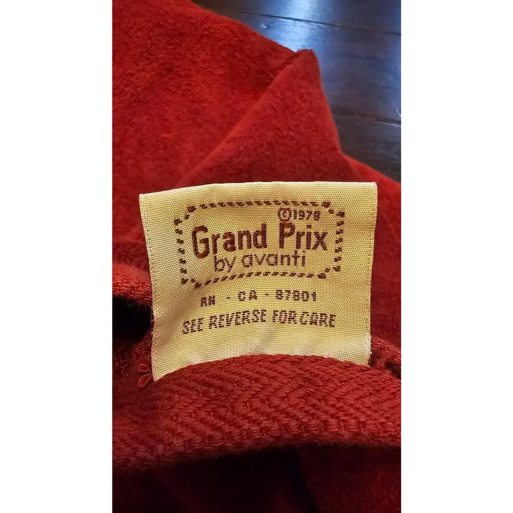 1970s Grand Prix by Avanti Christmas Cat Embroidered Red Hand Towel 2pc Set